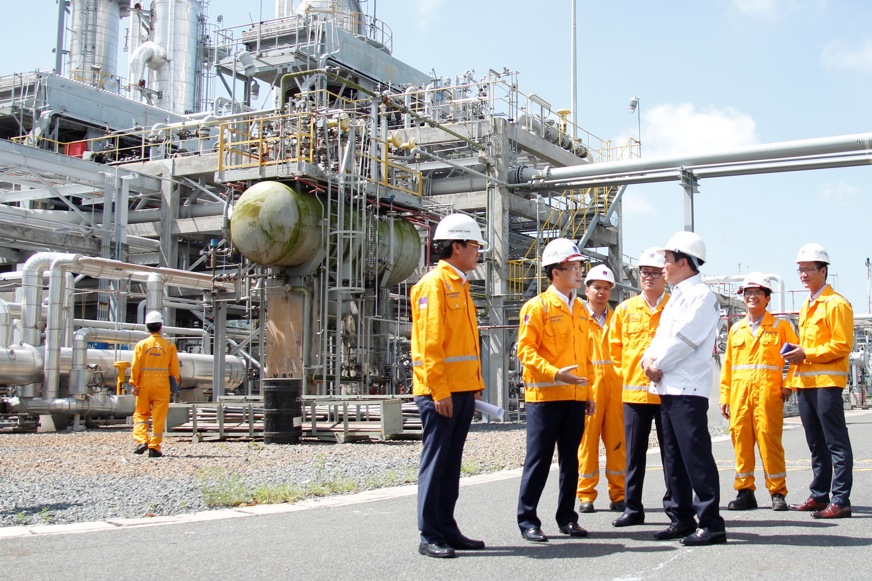 Lãnh đạo PVN, PV GAS và KVT thực tế công tác tại GPP Dinh Cố