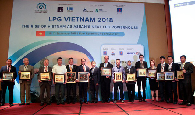 Ông Hồ Tùng Vũ, Phó Tổng Giám đốc PV GAS chào mừng các đại biểu tham gia Diễn đàn LPG ASEAN-Việt Nam 2018